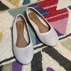 🌈2 for $25🌈 Neutral beige flats